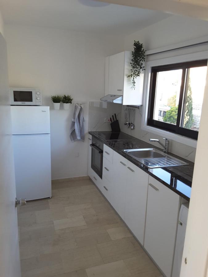 Appartamento Blue Coast Semeli By The Sea Paphos Esterno foto