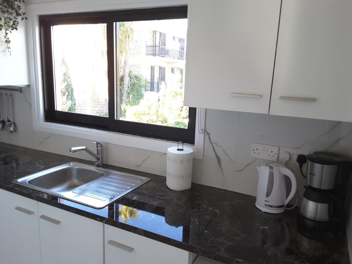 Appartamento Blue Coast Semeli By The Sea Paphos Esterno foto