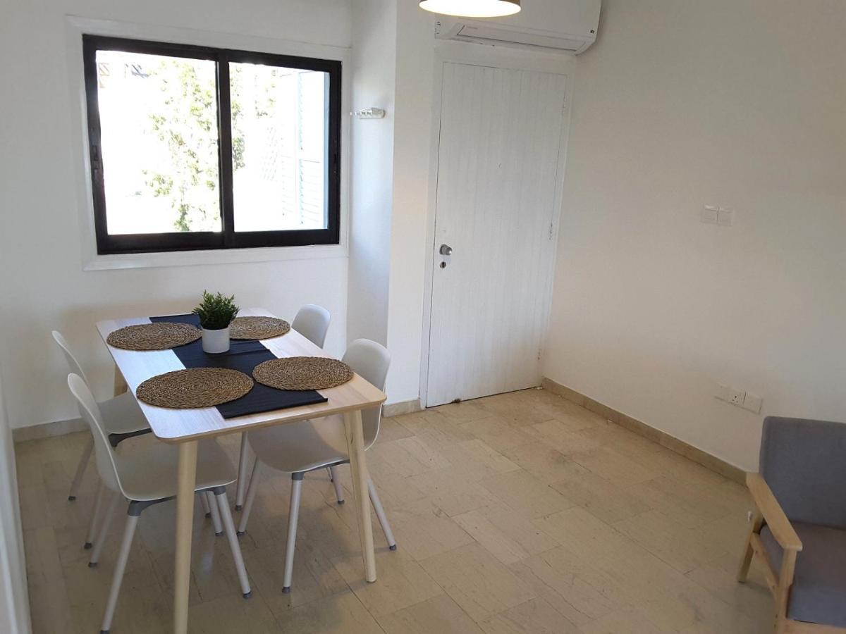 Appartamento Blue Coast Semeli By The Sea Paphos Esterno foto