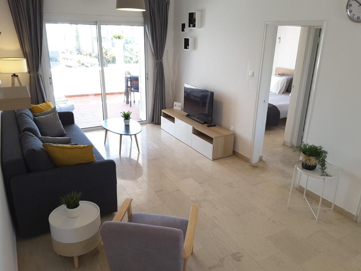 Appartamento Blue Coast Semeli By The Sea Paphos Esterno foto